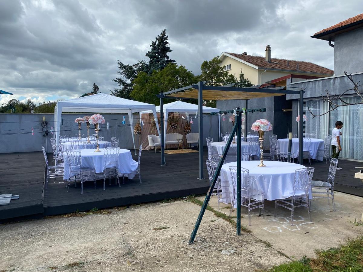 Pavillon Bon Enfant Apartment Saint-Priest  Exterior foto